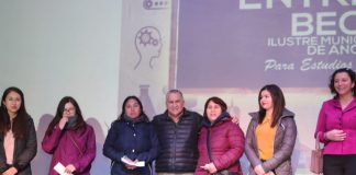 Municipalidad de Ancud beca a 125 estudiantes de educación superior de la comuna