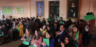 Profesores urbanos y rurales de Ancud firman titularidad de asignaturas