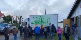 Vecinos de Caulín donaron papas y leña para familias de escasos recursos