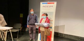 Mujeres algueras de Ancud reciben equipamiento