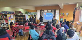 Estudiantes del Liceo Bicentenario asisten a charla preventiva del Programa Senda y Seguridad Pública del municipio de Ancud