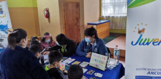 En Día del Estudiante se realiza Feria Juventud Sin Violencia en Escuela Llequén de Ancud.