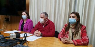 Con una inversión de $114 millones, Ancud implementa programas de ayuda a vecinos en situación de calle Bárbara Barría, alcalde Carlos Gómez y Pamela Maldonado