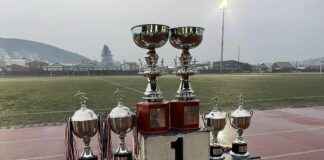 Municipalidad de Ancud entrega becas a 11 deportistas ancuditanos