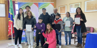 Municipalidad entrega 11 cheques correspondientes a becas deportivas para atletas ancuditanos