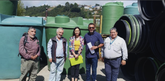 Municipalidad entrega estanques para familias que padecen la crisis del agua en Huicha