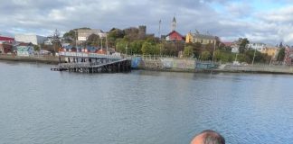 Recuerdan el terremoto del 60 con ofrenda floral