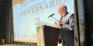 Aniversario 256 de Ancud se celebra en el Teatro Municipal, reconociendo a 14 destacados vecinos