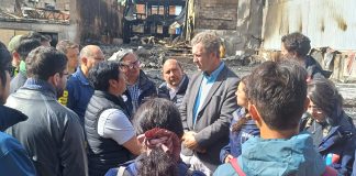 Ministro Juan Carlos Muñoz se reúne con afectados de incendio