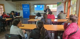 Vecinos afectados por incendio participan de charla AFC