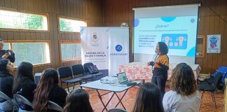 Jornada de concientización sobre el cáncer cervicouterino reúne a estudiantes y mujeres en Ancud